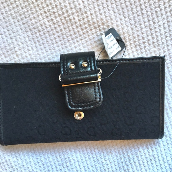 Guess wallet - Picture 1 of 2